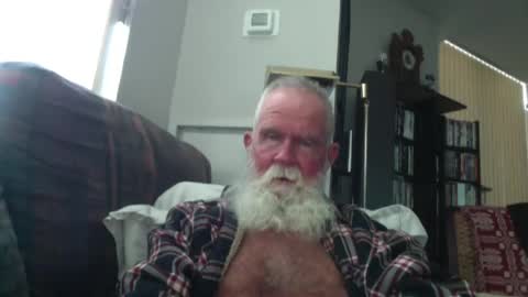 Snapshot of beardbushy chatting on July 3, 4:46 pm beardbushy online show from July 3, 4:46 pm