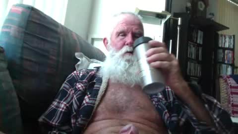 Snapshot of beardbushy chatting on July 30, 3:44 pm beardbushy online show from July 30, 3:44 pm