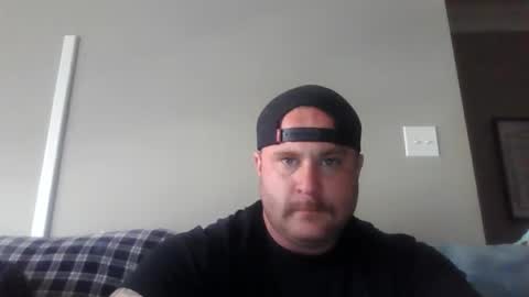 Snapshot of bearded4urpleasure chatting on April 15, 9:26 pm bearded4urpleasure online show from April 15, 9:26 pm