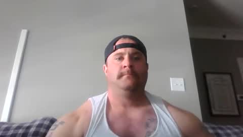 Snapshot of bearded4urpleasure chatting on May 1, 6:01 pm bearded4urpleasure online show from May 1, 6:01 pm