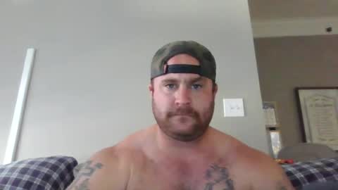 Snapshot of bearded4urpleasure chatting on July 20, 10:34 pm bearded4urpleasure online show from July 20, 10:34 pm