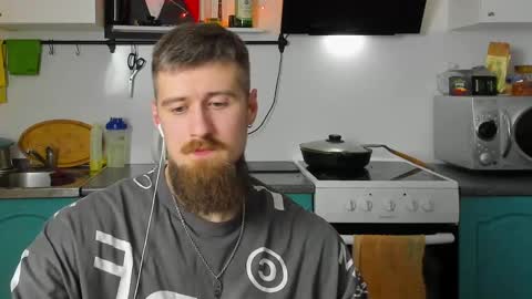 Snapshot of bearded_legend chatting on January 26, 9:51 pm Zeus online show from January 26, 9:51 pm