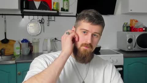 Snapshot of bearded_legend chatting on March 3, 9:48 pm Zeus online show from March 3, 9:48 pm