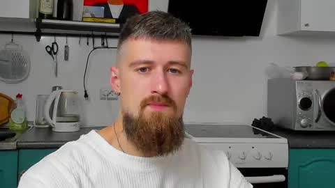 Snapshot of bearded_legend chatting on September 22, 3:25 pm Zeus online show from September 22, 3:25 pm