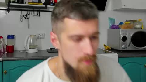 Snapshot of bearded_legend chatting on October 19, 6:52 pm Zeus online show from October 19, 6:52 pm