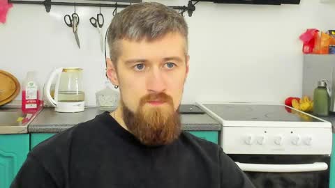 Snapshot of bearded_legend chatting on April 26, 12:14 pm Zeus online show from April 26, 12:14 pm