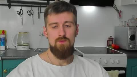 Snapshot of bearded_legend chatting on May 18, 8:14 pm Zeus online show from May 18, 8:14 pm