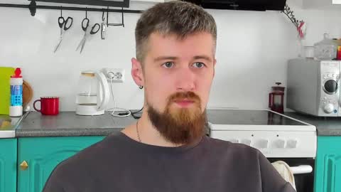 Snapshot of bearded_legend chatting on May 19, 1:28 pm Zeus online show from May 19, 1:28 pm