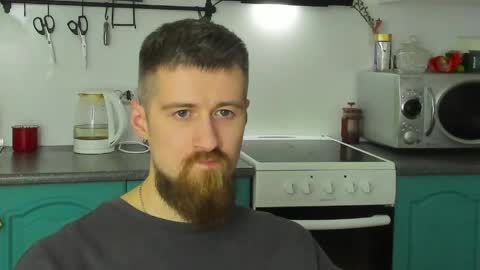 Snapshot of bearded_legend chatting on June 2, 12:12 am Zeus online show from June 2, 12:12 am