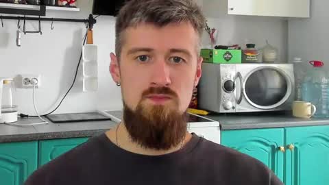 Snapshot of bearded_legend chatting on July 2, 10:10 am Zeus online show from July 2, 10:10 am