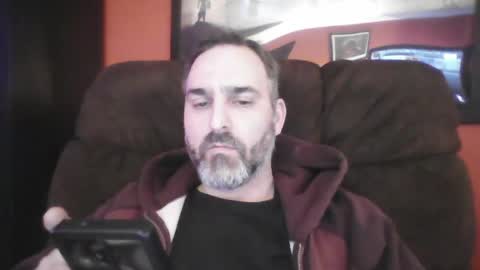 Snapshot of beardedambition chatting on March 4, 12:50 am beardedambition online show from March 4, 12:50 am