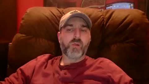 Snapshot of beardedambition chatting on April 22, 10:44 pm beardedambition online show from April 22, 10:44 pm