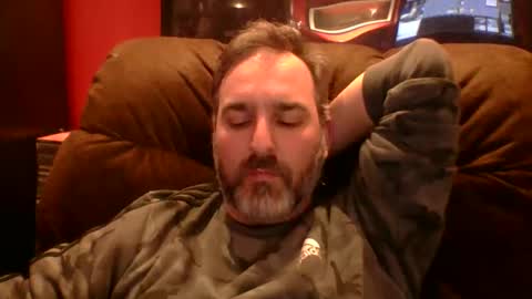 Snapshot of beardedambition chatting on April 30, 8:57 pm beardedambition online show from April 30, 8:57 pm