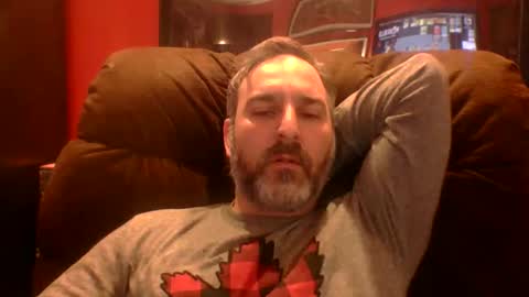 Snapshot of beardedambition chatting on May 1, 2:32 pm beardedambition online show from May 1, 2:32 pm