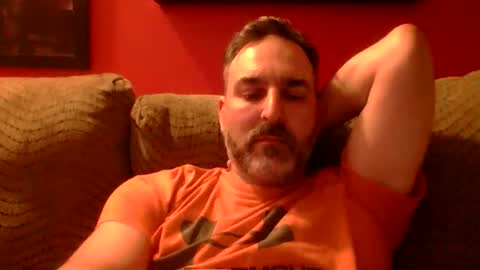 Snapshot of beardedambition chatting on May 10, 12:27 am beardedambition online show from May 10, 12:27 am