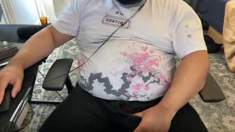 Snapshot of beardudeguy chatting on June 8, 6:08 pm beardudeguy online show from June 8, 6:08 pm