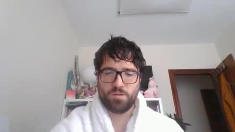 Snapshot of bearmen3107 chatting on May 11, 7:25 am bearmen3107 online show from May 11, 7:25 am