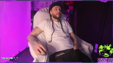 Snapshot of beastbxy chatting on January 17, 9:17 am beast bxy online show from January 17, 9:17 am