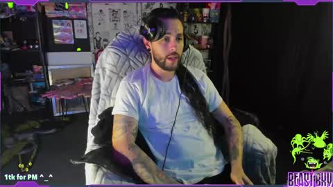 Snapshot of beastbxy chatting on February 5, 6:35 am beast bxy online show from February 5, 6:35 am