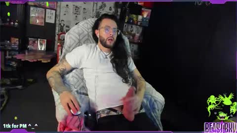 Snapshot of beastbxy chatting on February 25, 9:31 am beast bxy online show from February 25, 9:31 am