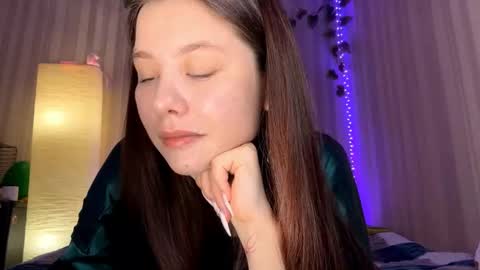 Snapshot of beataschielke chatting on February 26, 12:37 pm Bella online show from February 26, 12:37 pm