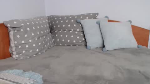 beatrice26 online show from March 10, 1:05 pm