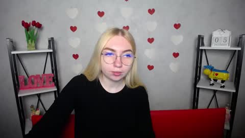 BeatriceFlyy online show from December 5, 12:11 pm