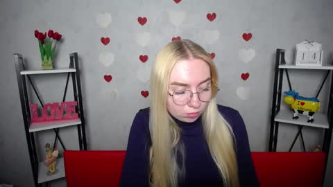 BeatriceFlyy online show from December 14, 1:05 pm