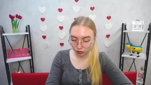 BeatriceFlyy online show from December 18, 12:18 pm