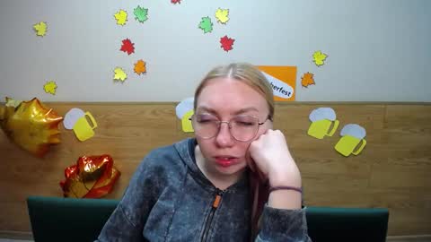 BeatriceFlyy online show from September 19, 11:55 am