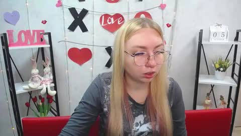 BeatriceFlyy online show from October 5, 12:03 pm