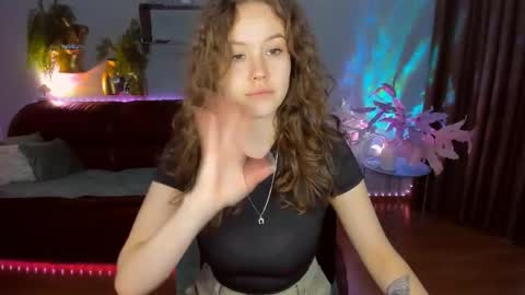 Snapshot of beatricewild chatting on April 25, 10:40 am BeatriceWild online show from April 25, 10:40 am