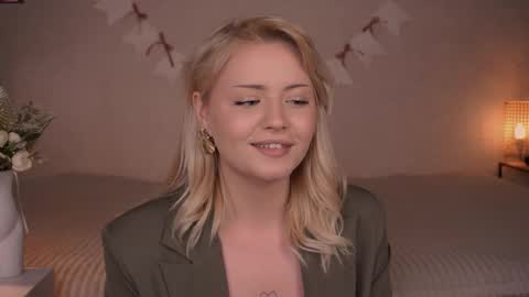 Beatrice online show from December 22, 8:17 pm