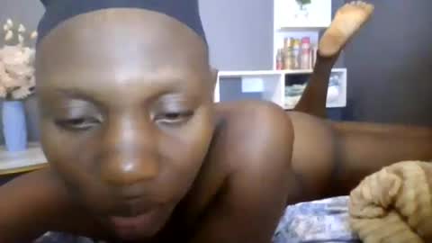 Snapshot of beautie699392 chatting on July 7, 9:30 pm Lil stunner online show from July 7, 9:30 pm