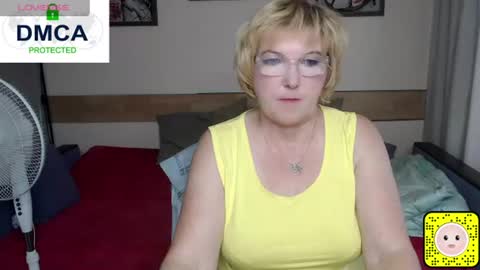 Snapshot of beautiful_lina7 chatting on June 16, 5:21 am your Lana online show from June 16, 5:21 am