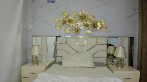   online show from April 5, 10:51 pm