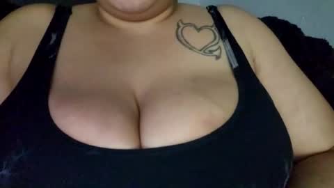 Snapshot of beautifull_sin69 chatting on February 3, 8:52 am MONSTAHEAD69 online show from February 3, 8:52 am