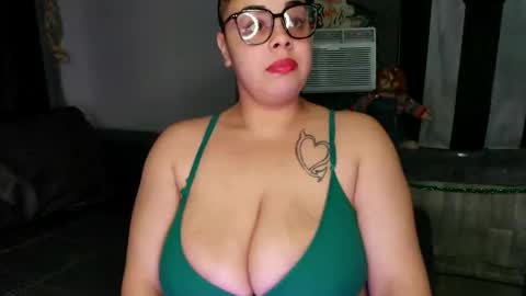 Snapshot of beautifull_sin69 chatting on February 6, 8:07 am MONSTAHEAD69 online show from February 6, 8:07 am