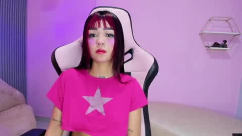 Snapshot of beautty_woman_ chatting on June 7, 11:03 am Sara online show from June 7, 11:03 am