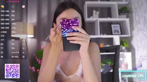 Snapshot of beauty_fuel chatting on June 20, 4:37 am Polly online show from June 20, 4:37 am