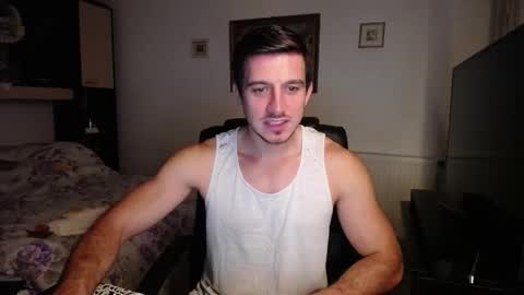 Snapshot of beauty_hard_beast chatting on November 10, 1:10 pm Mia and Jake online show from November 10, 1:10 pm