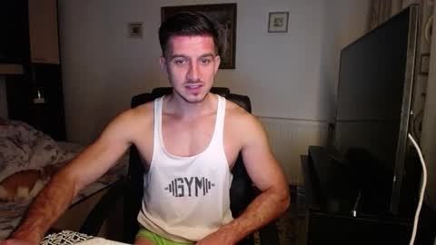 Snapshot of beauty_hard_beast chatting on November 12, 9:47 pm Mia and Jake online show from November 12, 9:47 pm