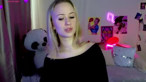 Snapshot of beauty_sashaxx chatting on April 18, 1:37 pm beauty Sasha online show from April 18, 1:37 pm
