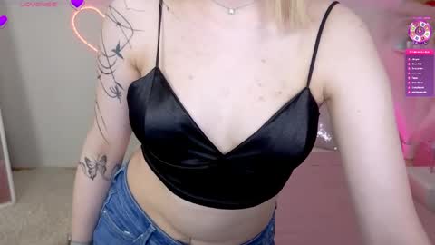 Snapshot of beauty_sashaxx chatting on May 7, 7:08 pm beauty Sasha online show from May 7, 7:08 pm