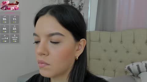 Snapshot of beautyari_ chatting on March 1, 12:12 pm Ariana Reyes online show from March 1, 12:12 pm