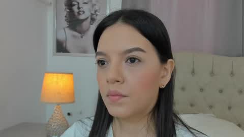 Snapshot of beautyari_ chatting on March 5, 12:11 pm Ariana Reyes online show from March 5, 12:11 pm