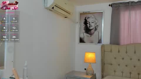 Snapshot of beautyari_ chatting on September 26, 12:42 pm Ariana Reyes online show from September 26, 12:42 pm