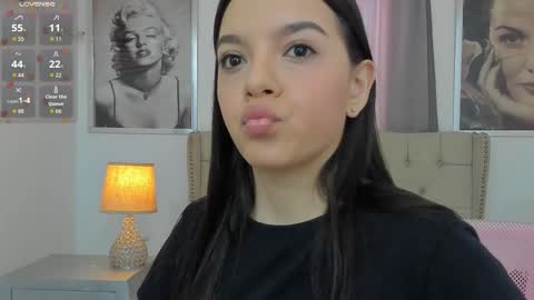 Snapshot of beautyari_ chatting on October 3, 12:13 pm Ariana Reyes online show from October 3, 12:13 pm