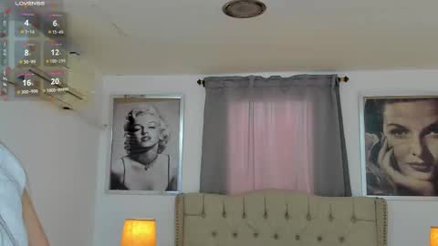 Snapshot of beautyari_ chatting on October 4, 12:14 pm Ariana Reyes online show from October 4, 12:14 pm