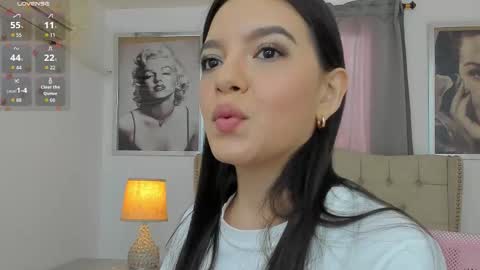 Snapshot of beautyari_ chatting on October 10, 12:15 pm Ariana Reyes online show from October 10, 12:15 pm